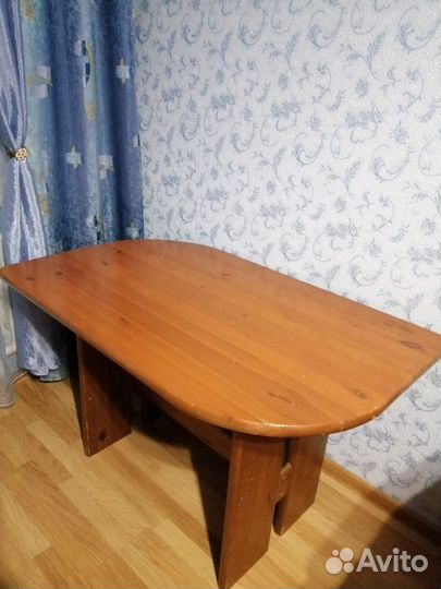 Стол деревянный