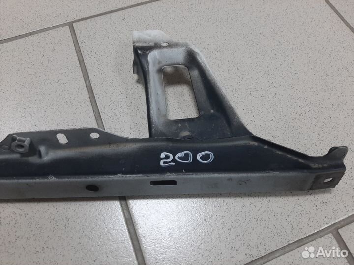 Планка крепления замка капота Land Cruiser 200 14