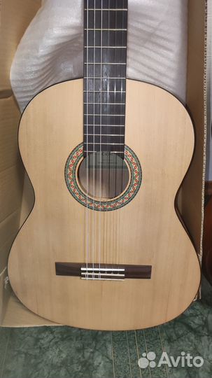 Новые классические гитары Yamaha c40m и c40