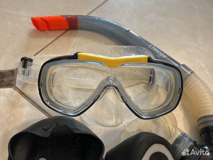 Маска для подводного плавания с трубкой и ластами