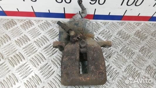 Суппорт тормозной задний правый volkswagen passat