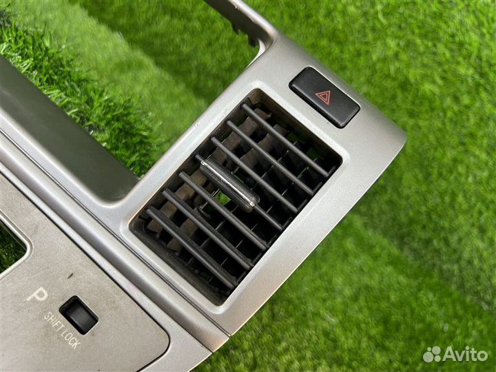 Рамка магнитофона передняя Toyota Raum NCZ20 1nzfe