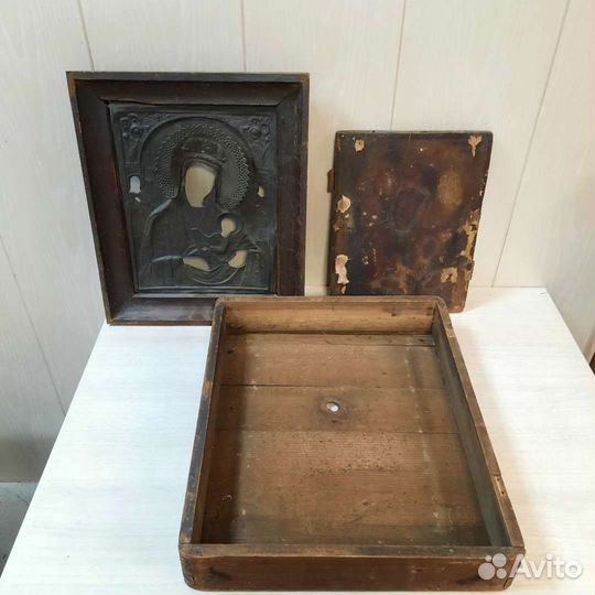 Икона Казанской Божьей Матери, дерево, металл