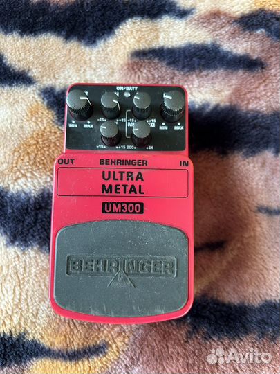 Гитарная педаль Behringer Ultra Metal UM 300