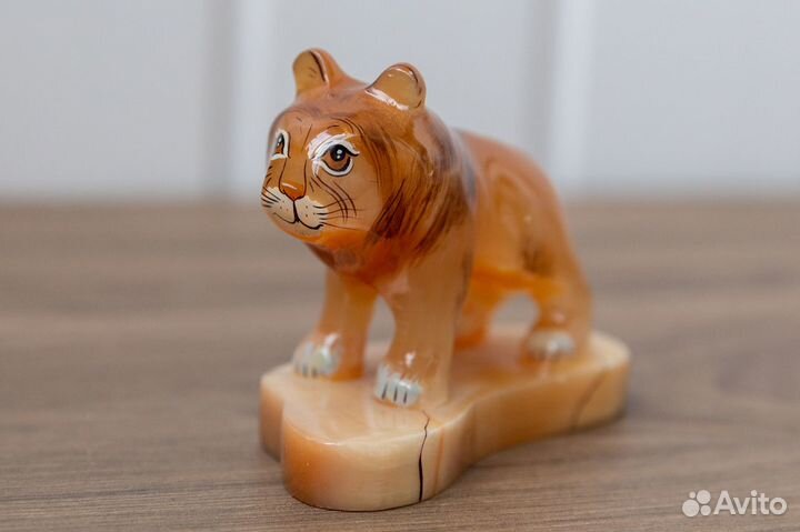 Фигурки животных (кот, лев) новые