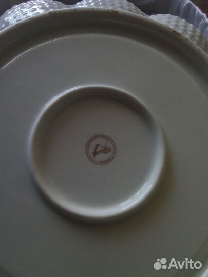 Фарфоровая подставка для пасхальных яиц и кулича