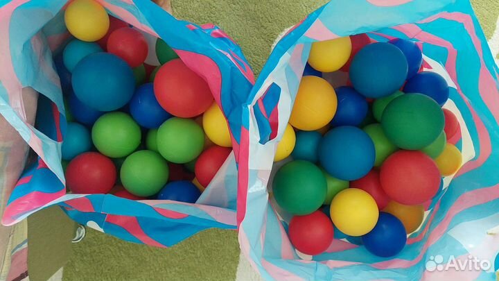 Сухой бассейн с шариками