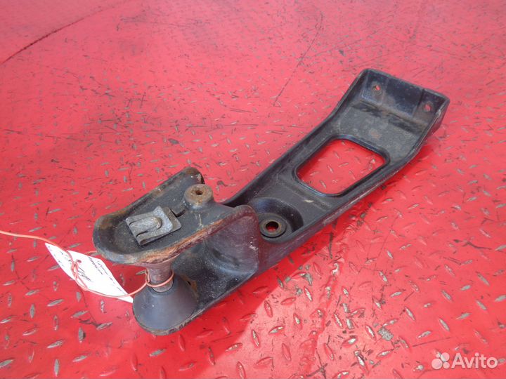 Кронштейн замка кабины Mercedes Actros 9423170401