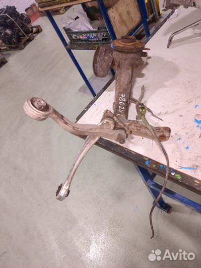 Ступица (кулак, цапфа) Volkswagen Passat 5, 2002