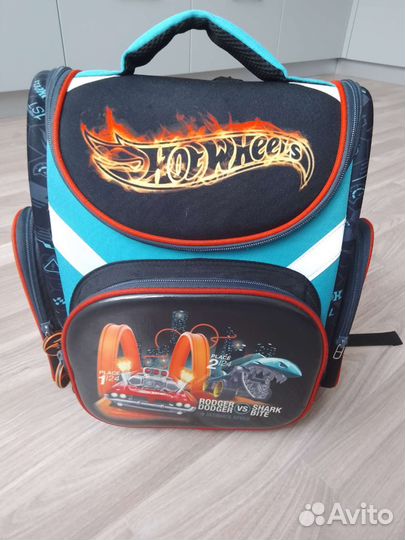 Рюкзак школьный