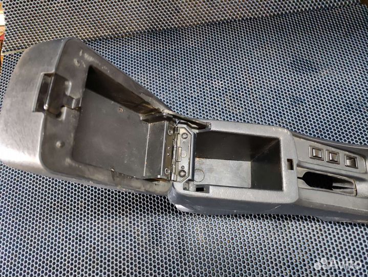 Подлокотник nissan almera classic