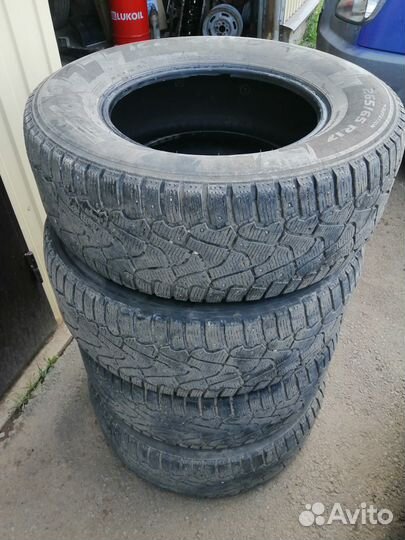 Pirelli Ice Zero 265/65 R17