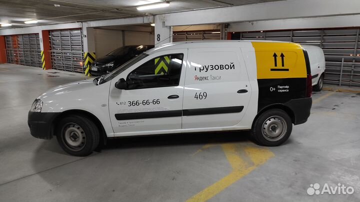 Водитель на личном грузовом авто