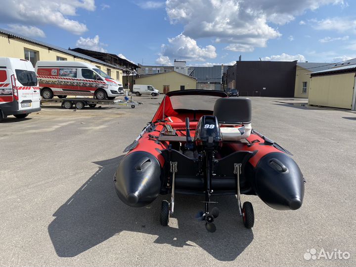 Моторная лодка с мотором Suzuki DT 9.9