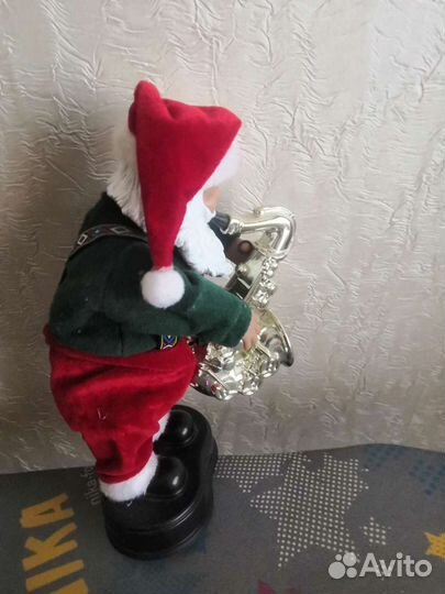 Музыкальный дед мороз