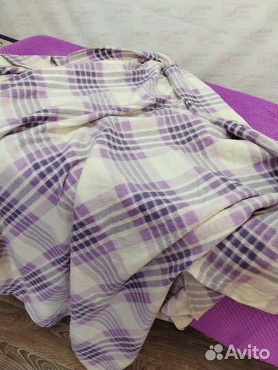 Пледы флисовые бело фиолетовые