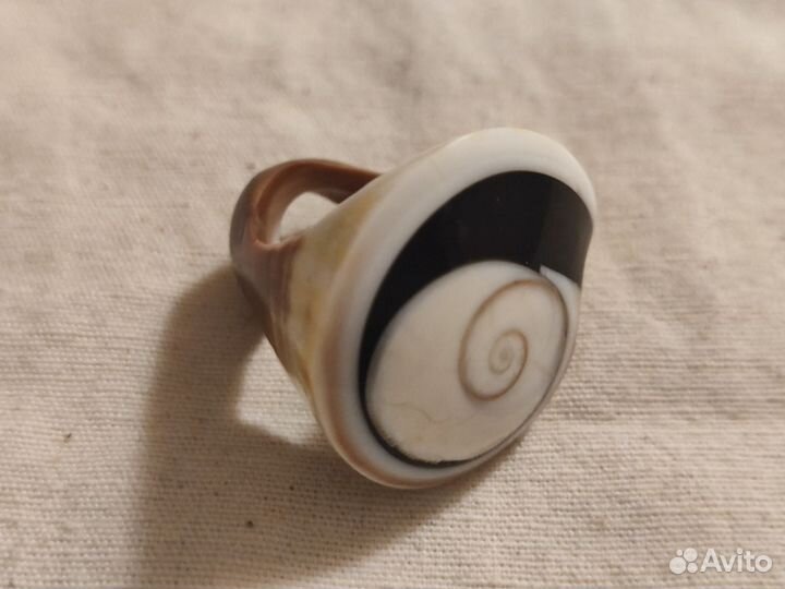 Кольцо из ракушки