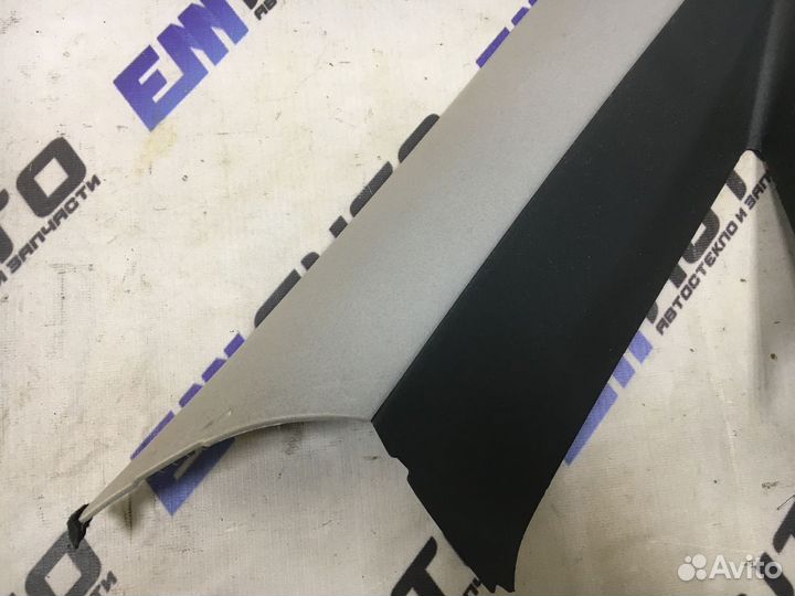 Накладка передней стойки правая Опель Корса D