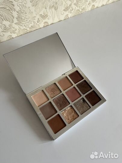 Палетка теней Makeup by Mario