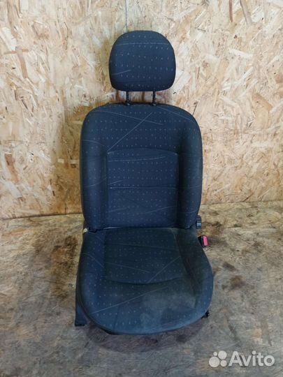 Сиденье переднее правое Renault Symbol