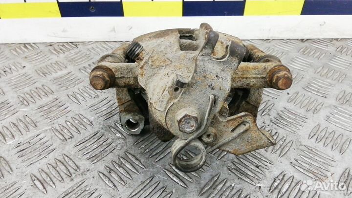 Суппорт задний правый Volkswagen Transporter T5