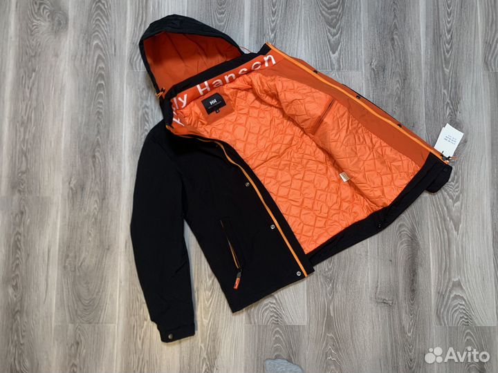 Весенняя мужская куртка Helly Hansen