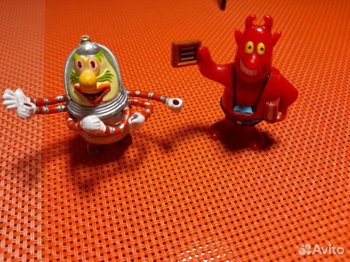 Игрушки из киндера