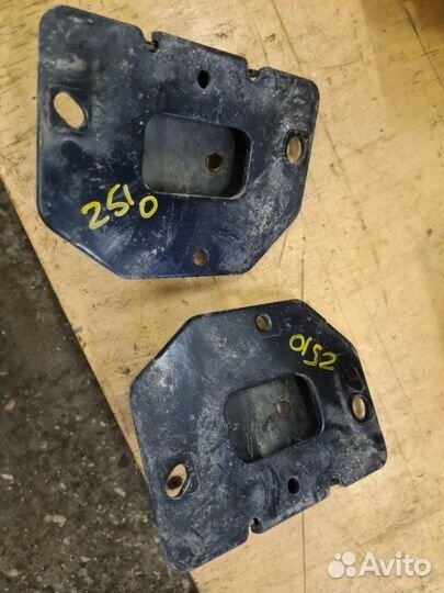 Крепление бампера заднее Nissan Murano Z51 VQ35DE