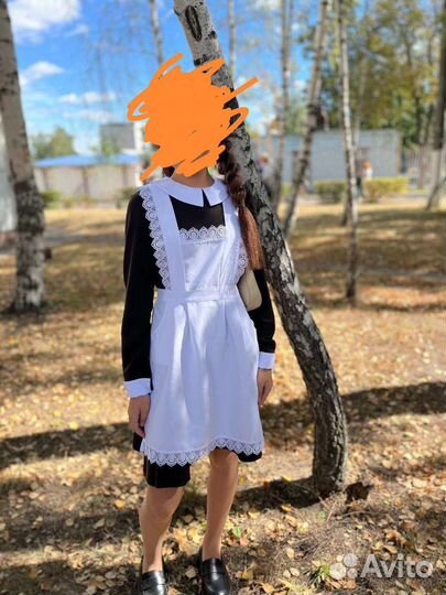 Школьная форма + фартуки (белый и черный)