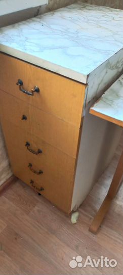 Кухонный стол с тумбой