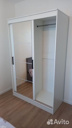Шкаф купе с зеркалом белый