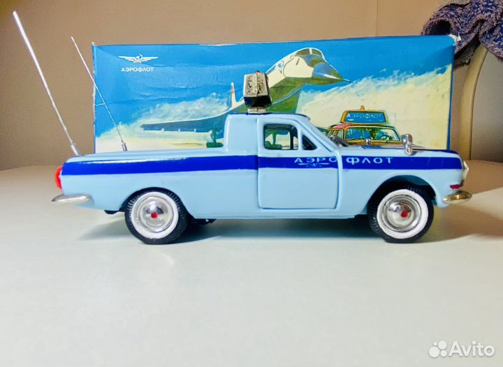 Волга газ 24 Аэрофлот голубой 1/43