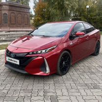 Toyota Prius PHV 1.8 CVT, 2017, 122 000 км, с пробегом, цена 2 200 000 руб.