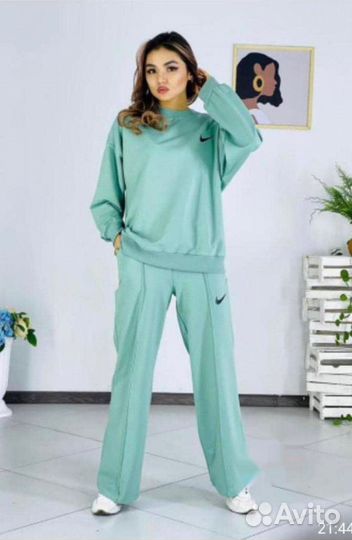 Спортивный костюм женский