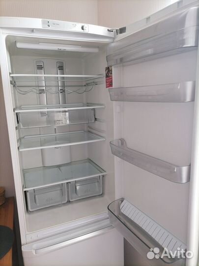 Холодильник бу Hotpoint Ariston