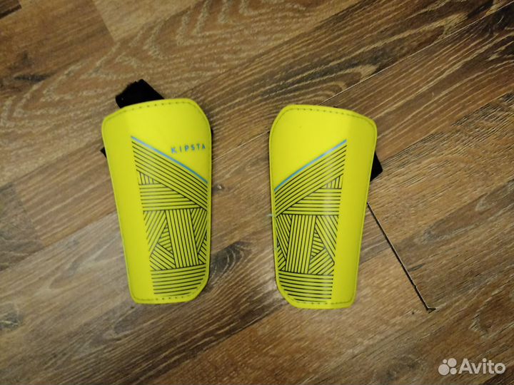 Футбольные щитки