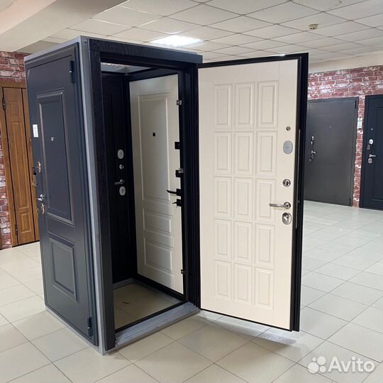 Входная дверь «Английская решетка» в рассрочку