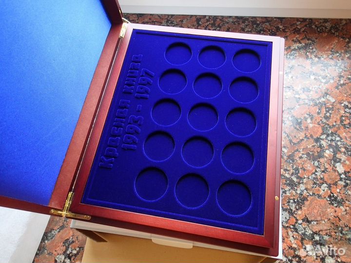 Футляр для монет красная книга серебро 45шт