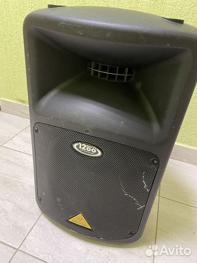 Активная колонка Behringer B912neo