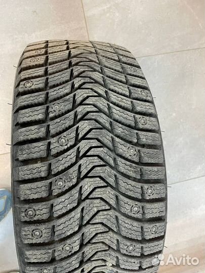 Michelin X-Ice North 3 235/40 R18