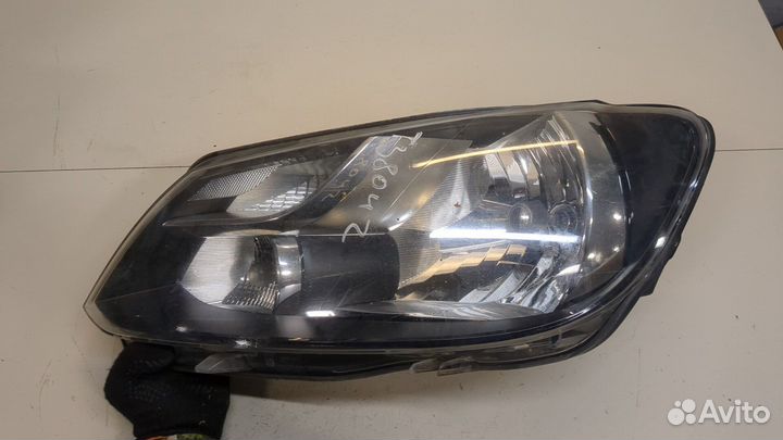 Фара (передняя) Volkswagen Caddy, 2011