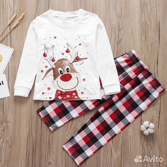 Новогодние пижамы с оленем family look