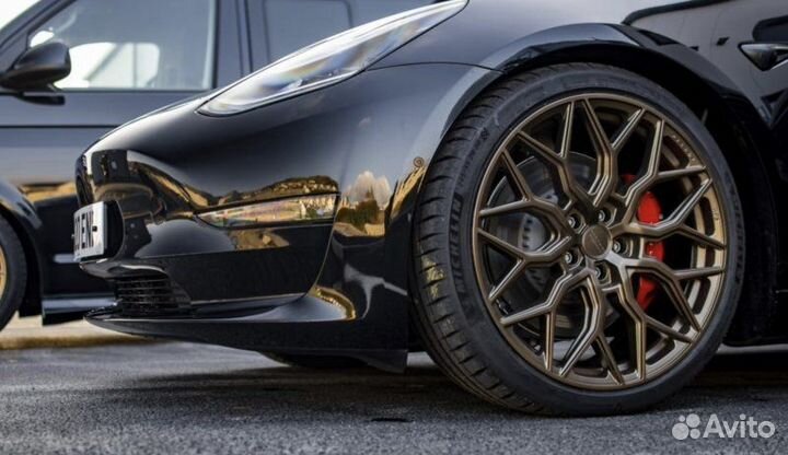 Кованые диски в стиле Vossen для Tesla Model 3 R20