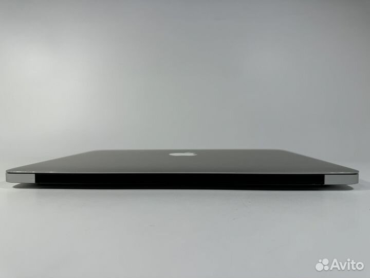 MacBook Air 13 2015 топовый i7 2.2/8/128 (461 цикл