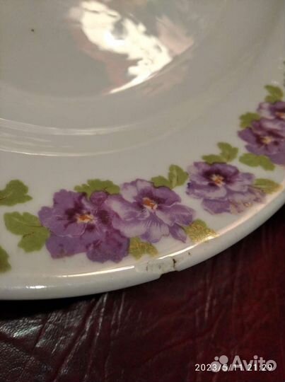 Предметы старины Фарфоровое и керамическое блюда