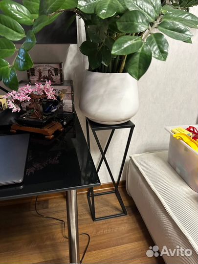 Подставка для растений напольная с металлическим с