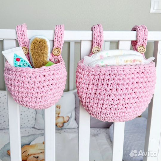 Набор вязаных корзинок, корзинка на кроватку
