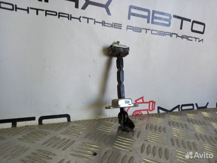 Б/У ограничитель двери передний правый Honda