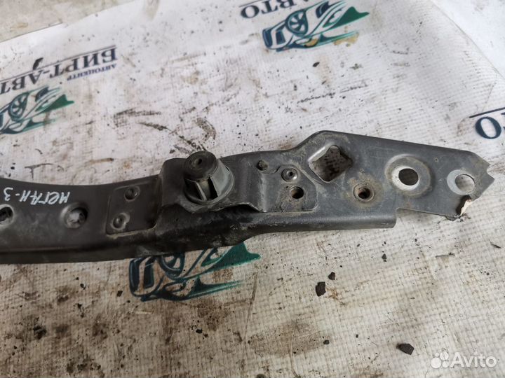 Кронштейн фар правый Renault Megane III (2008—2014