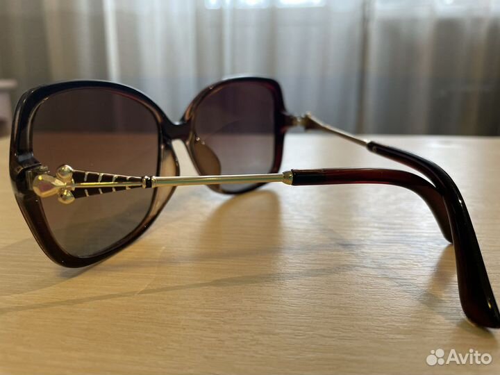 Солнечные очки женские